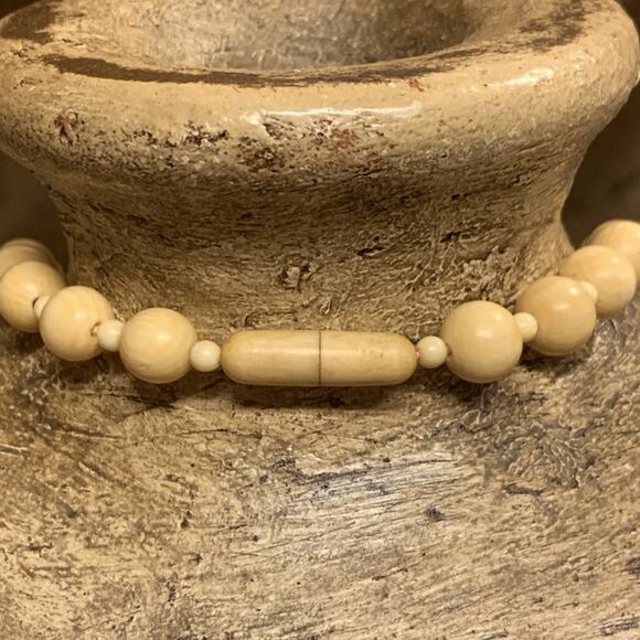 Celluloid Necklace w/ Netsuke Man Changing Faces Signed and Vintage - Picture 12 of 13